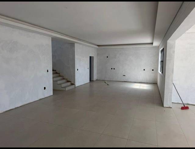 4 BEDROOM HOUSE FOR SALE IN MIDSTREAM HEIGHTS